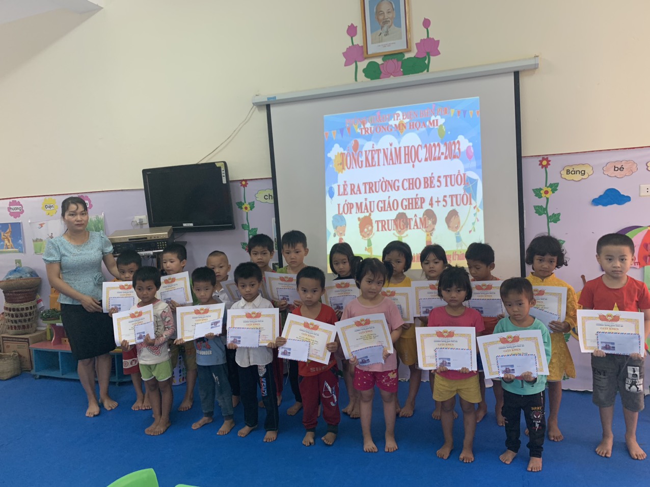 LỚP MẪU GIÁO GHÉP TRUNG TÂM TỔ CHỨC TỔNG KẾT NĂM HỌC 2022- 2023